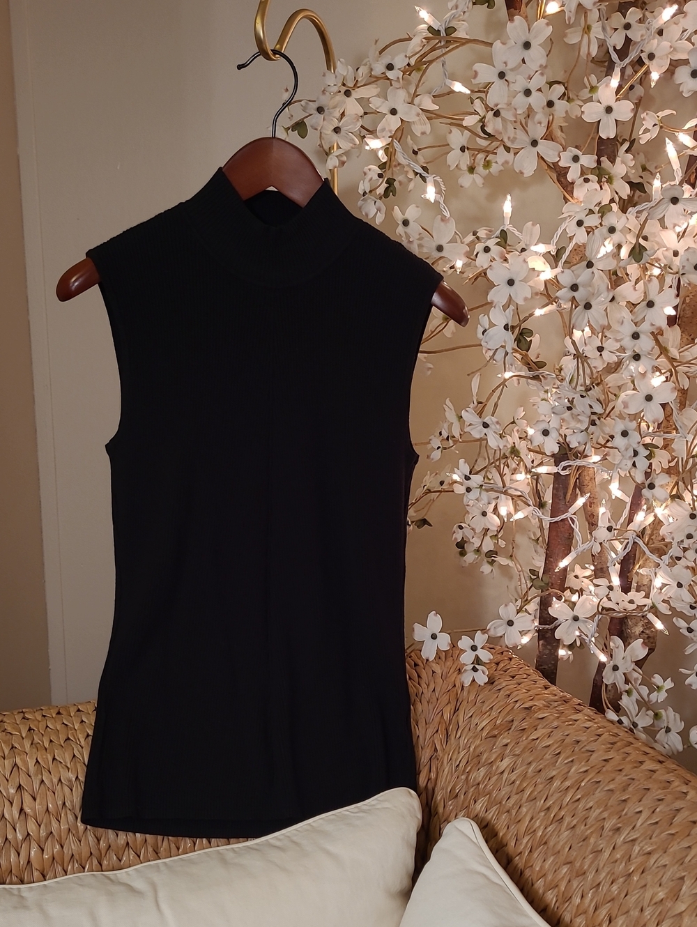 Sleeveless Black Ribbed Mock Neck Sweater NEVER WORN!!